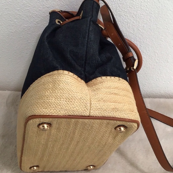 EUC. MICHAEL KORS Denim Blue Drawstring Straw Bucket Top Handle/Crossbody Bag - Picture 6 of 16